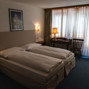 Pokój z łóżkiem king-size